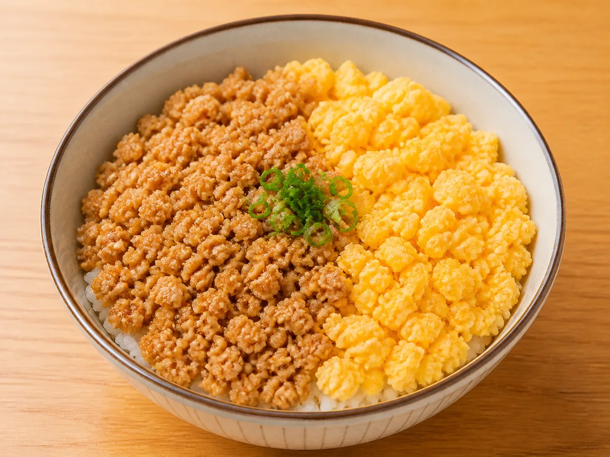 鶏そぼろ丼の完成写真